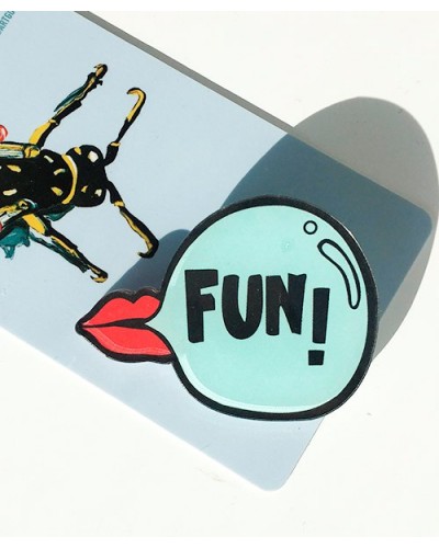 Пластиковий значок Fun