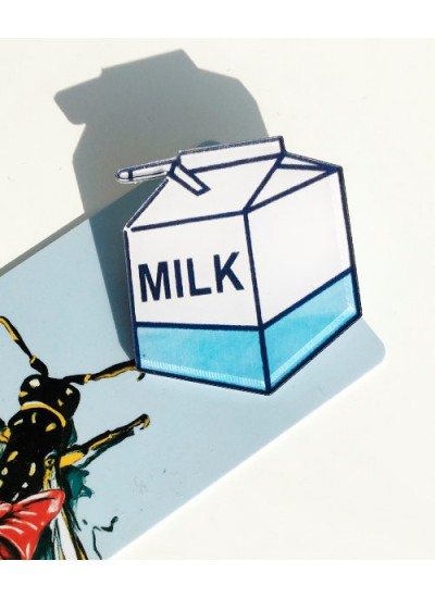 Пластиковий значок Milk