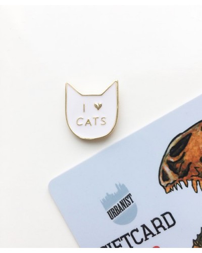 Металевий пін Love Cats White