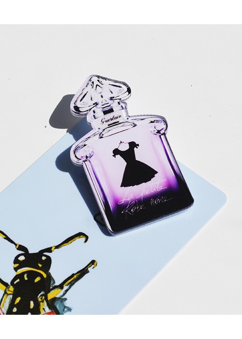 Пластиковий значок Guerlain